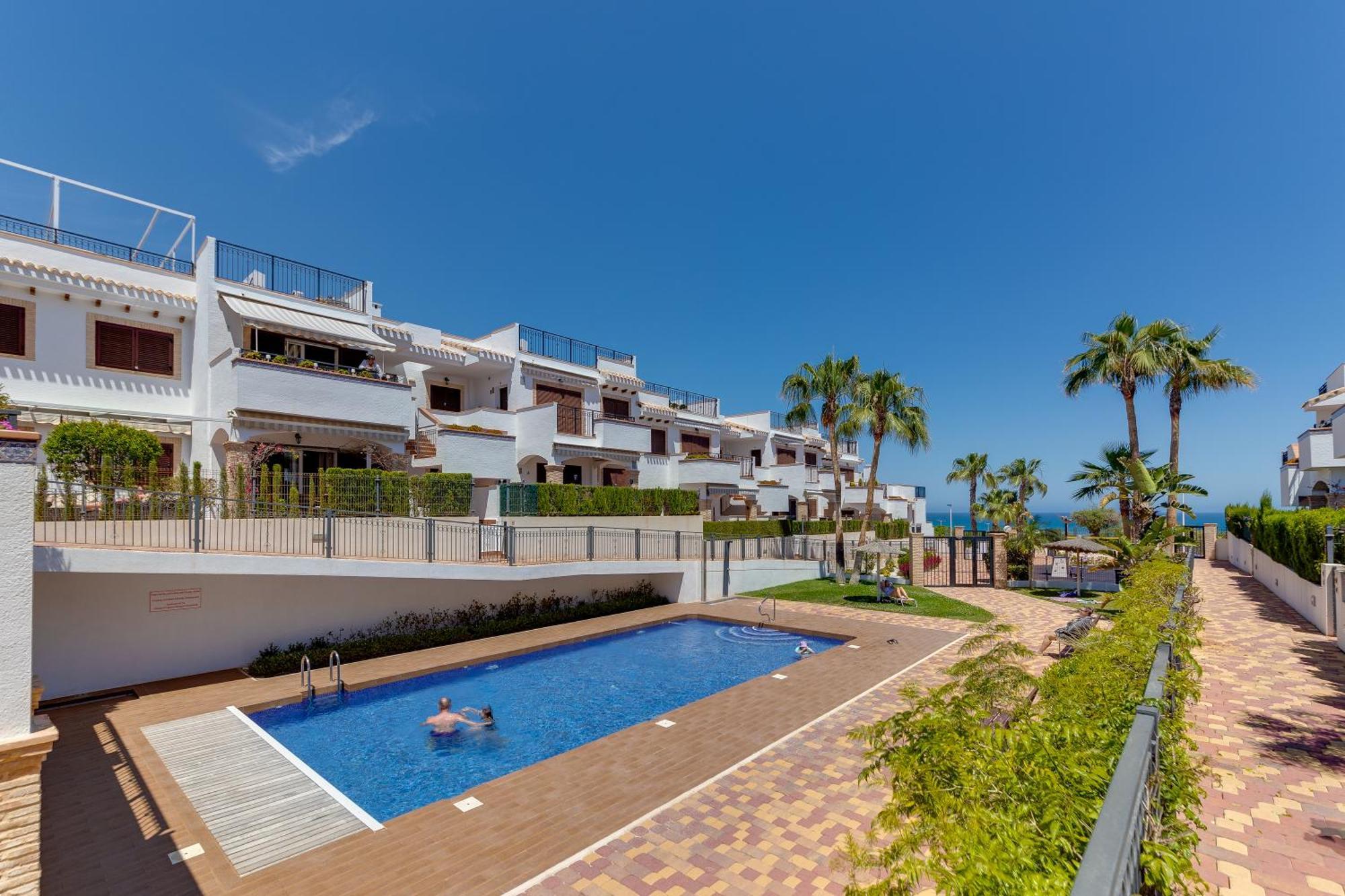 Azul Beach Торевьиа Экстерьер фото